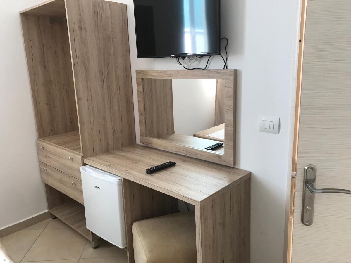 Deni'S Hotel Σαράντα Εξωτερικό φωτογραφία