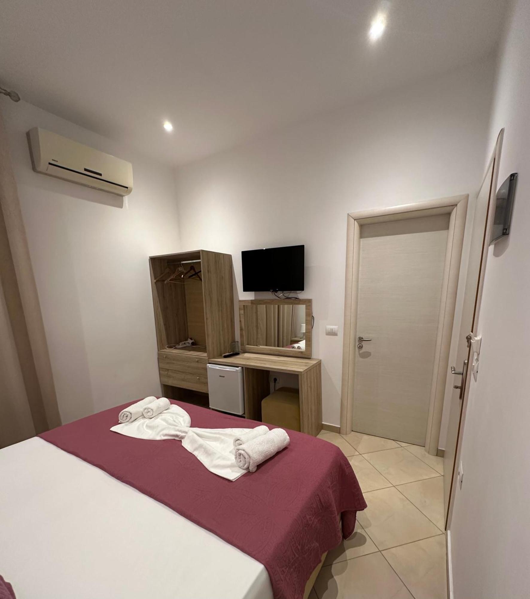 Deni'S Hotel Σαράντα Εξωτερικό φωτογραφία